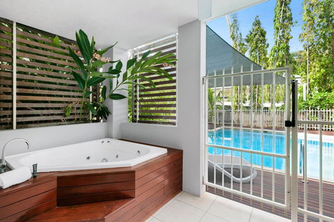 Mantra Aqueous On Port - Foster Accommodation 13