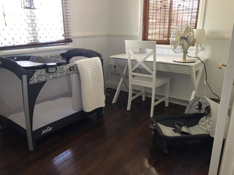 Frangipani House - Foster Accommodation 18