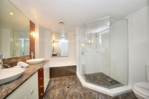 The Towers Of Chevron Renaissance - Holidays Gold Coast - Foster Accommodation 16