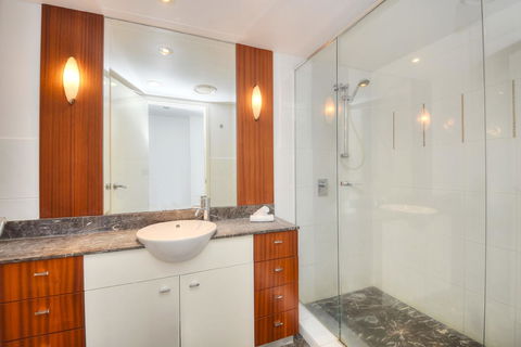 The Towers Of Chevron Renaissance - Holidays Gold Coast - Foster Accommodation 17