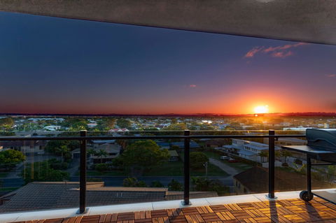 Sunset Retreat Mooloolaba - Foster Accommodation 17