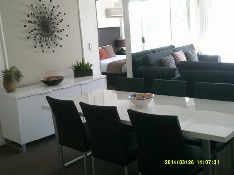 The Phoenician Resort - Foster Accommodation 20