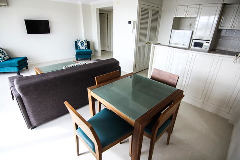 The Phoenician Resort - Foster Accommodation 17