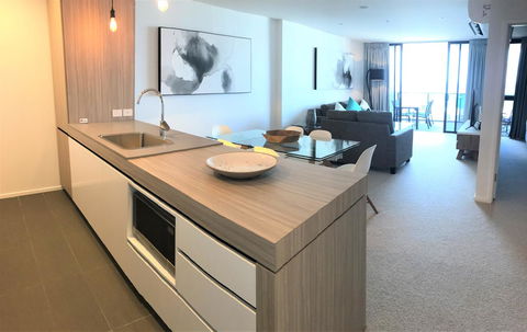Qube Broadbeach Ocean View Apartments - Foster Accommodation 25