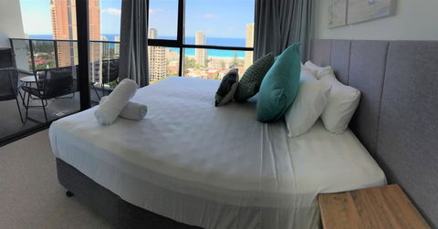 Qube Broadbeach Ocean View Apartments - Foster Accommodation 23
