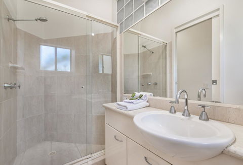 Mirra Chana - Foster Accommodation 20