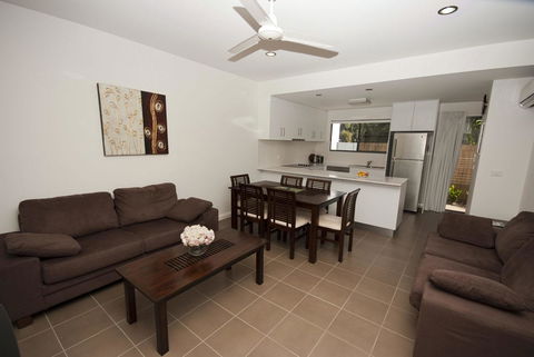 Woodville Beach Townhouse 5 - Foster Accommodation 1