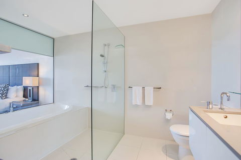 Mantra Circle On Cavill - Foster Accommodation 26