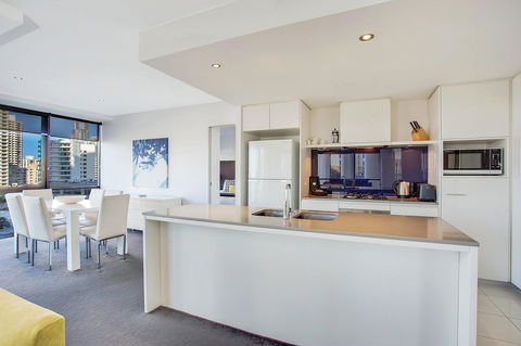 Mantra Circle On Cavill - Foster Accommodation 19