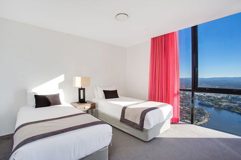 Mantra Circle On Cavill - Foster Accommodation 5