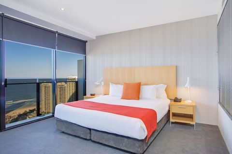 Mantra Circle On Cavill - Foster Accommodation 27