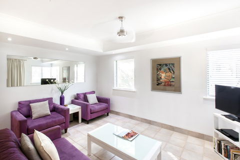Bermuda Villas - Foster Accommodation 8
