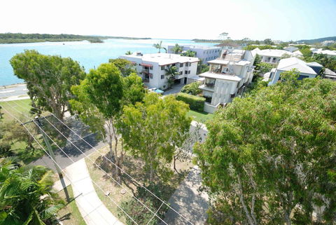 Bermuda Villas - Foster Accommodation 18