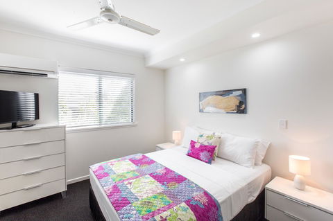 Bermuda Villas - Foster Accommodation 6