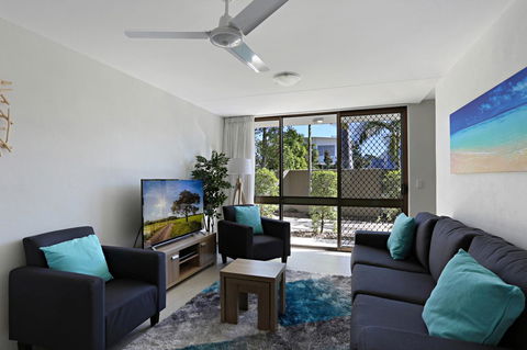 Kananda Beach House - Foster Accommodation 1