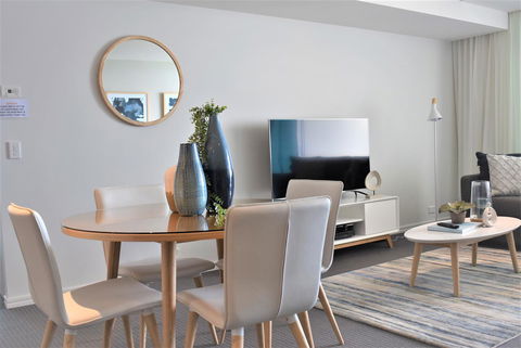 Gold Coast Private Apartments - H Residences, Surfers Paradise - Foster Accommodation 8