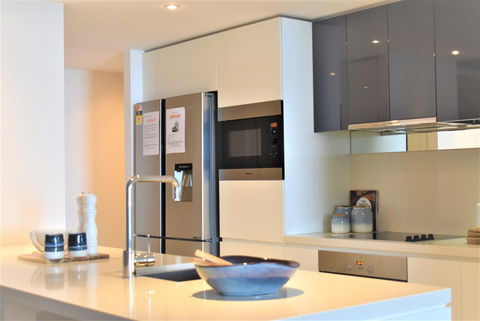 Gold Coast Private Apartments - H Residences, Surfers Paradise - Foster Accommodation 4
