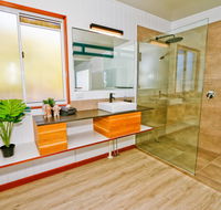 The Summit 1770 - Foster Accommodation