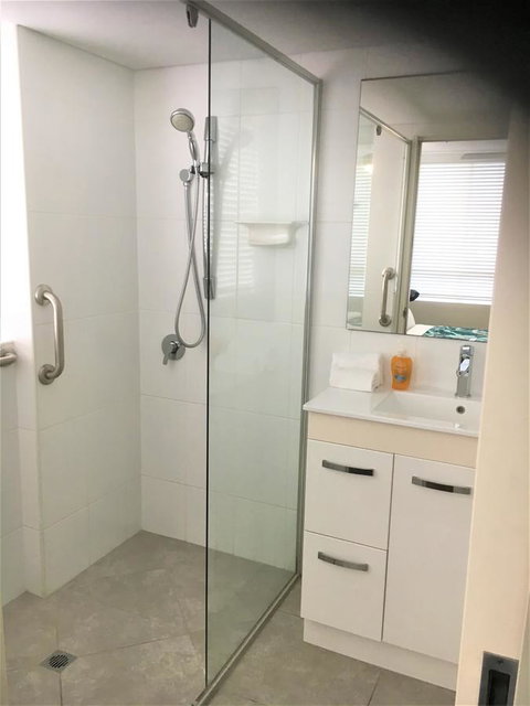 Oceania On Burleigh Beach - Foster Accommodation 36