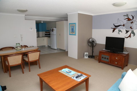 Oceania On Burleigh Beach - Foster Accommodation 35