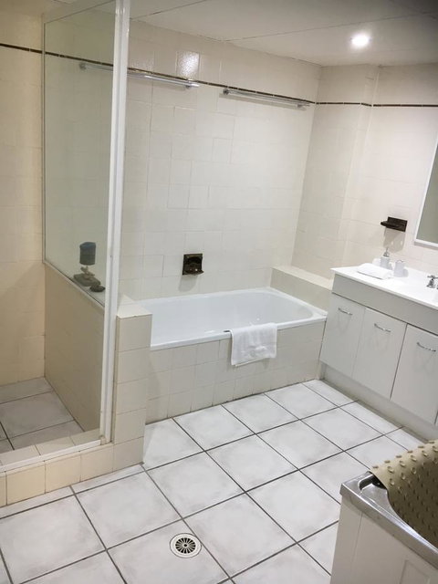 Oceania On Burleigh Beach - Foster Accommodation 37