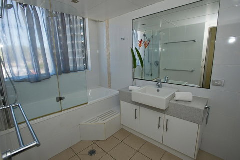 Oceania On Burleigh Beach - Foster Accommodation 16