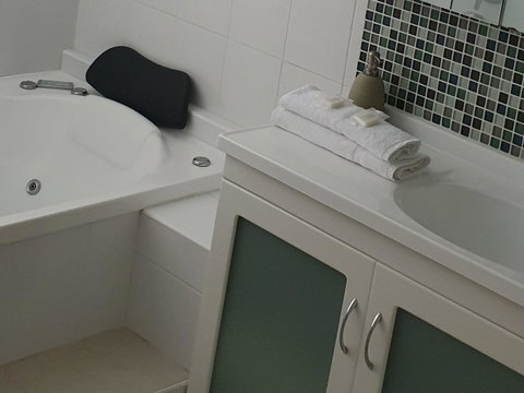 Oceania On Burleigh Beach - Foster Accommodation 17