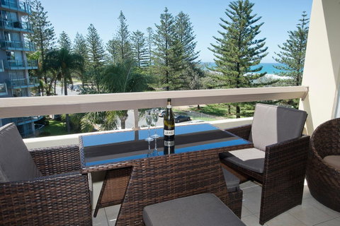 Oceania On Burleigh Beach - Foster Accommodation 1