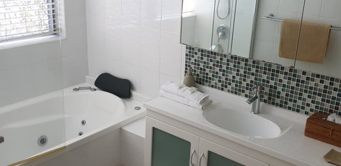 Oceania On Burleigh Beach - Foster Accommodation 13