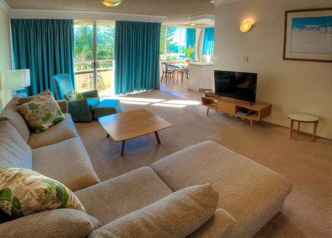 Oceania On Burleigh Beach - Foster Accommodation 32