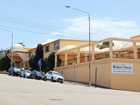 The Robert Towns - Foster Accommodation 12
