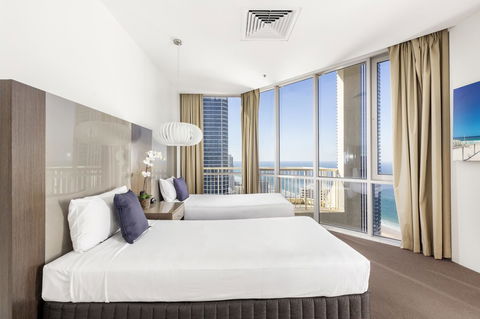 Novotel Surfers Paradise - Foster Accommodation 2