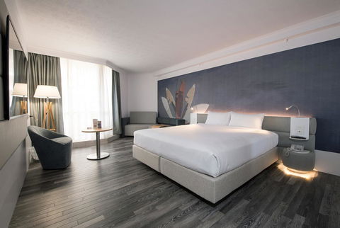 Novotel Surfers Paradise - Foster Accommodation 9