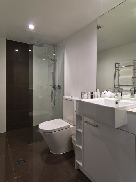Novotel Surfers Paradise - Foster Accommodation 41