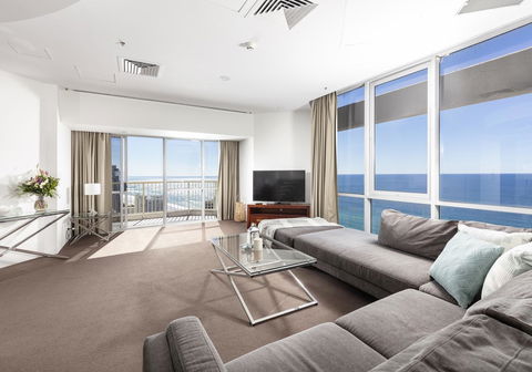 Novotel Surfers Paradise - Foster Accommodation 3