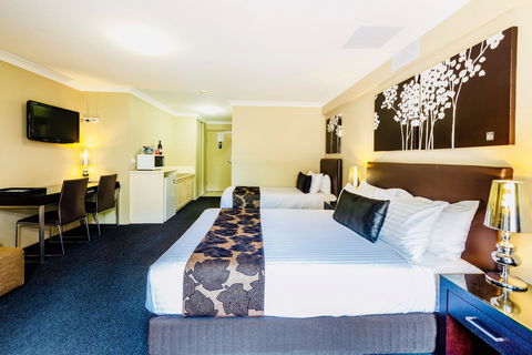 Ambassador On Ruthven - Foster Accommodation 3
