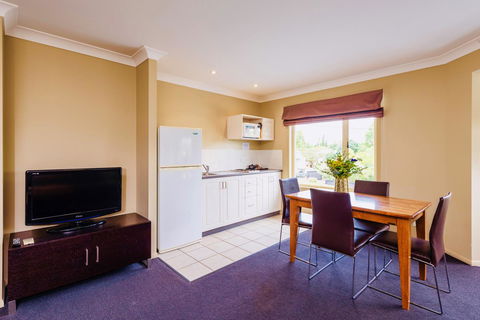 Ambassador On Ruthven - Foster Accommodation 27