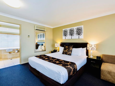 Ambassador On Ruthven - Foster Accommodation 20