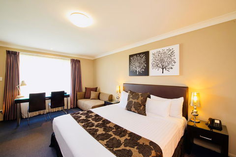Ambassador On Ruthven - Foster Accommodation 0