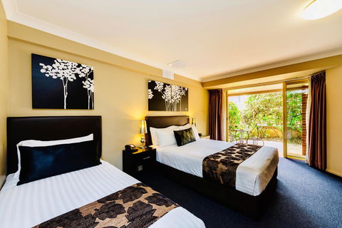 Ambassador On Ruthven - Foster Accommodation 1