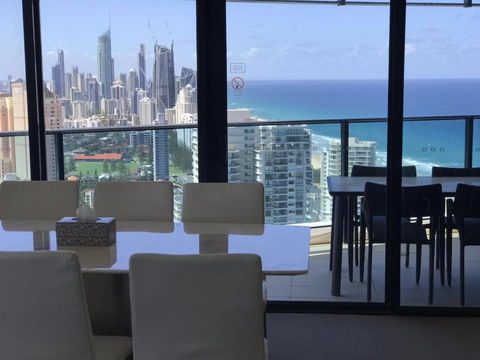 Luxury 3 Bedroom In Heart Of Broadbeach - Foster Accommodation 12