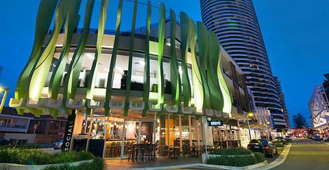 Luxury 3 Bedroom In Heart Of Broadbeach - Foster Accommodation 10