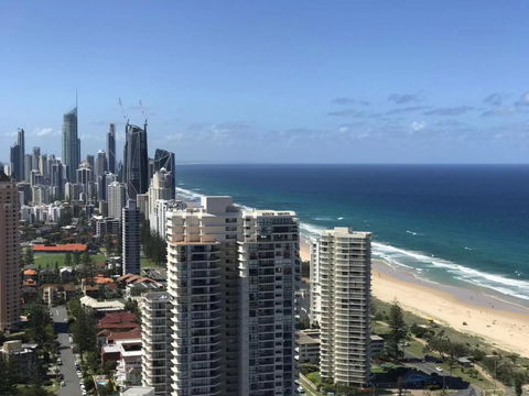 Luxury 3 Bedroom In Heart Of Broadbeach - Foster Accommodation 1