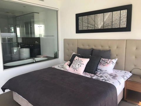 Luxury 3 Bedroom In Heart Of Broadbeach - Foster Accommodation 16