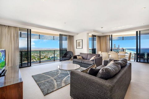 Luxury 3 Bedroom In Heart Of Broadbeach - Foster Accommodation 0