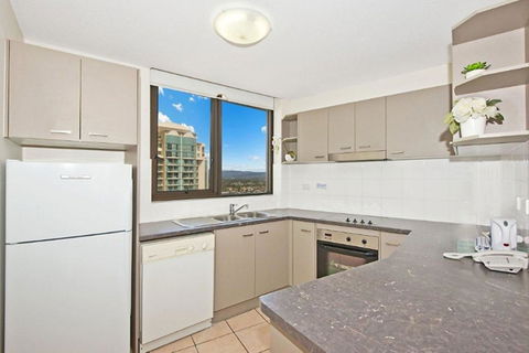 Surfers International Apartments - Foster Accommodation 40