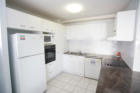 San Marino By The Sea Apartments - Foster Accommodation 3
