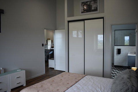 Ironbark House - Foster Accommodation 23