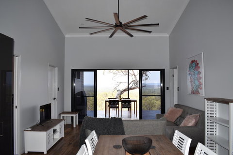 Ironbark House - Foster Accommodation 30