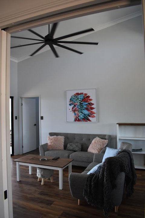 Ironbark House - Foster Accommodation 15